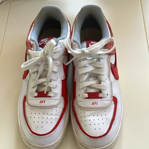 Nike Air Force One Cracked Leather Ladies 9 Sneakers Shoes Red White Leather - Picture 7 of 7